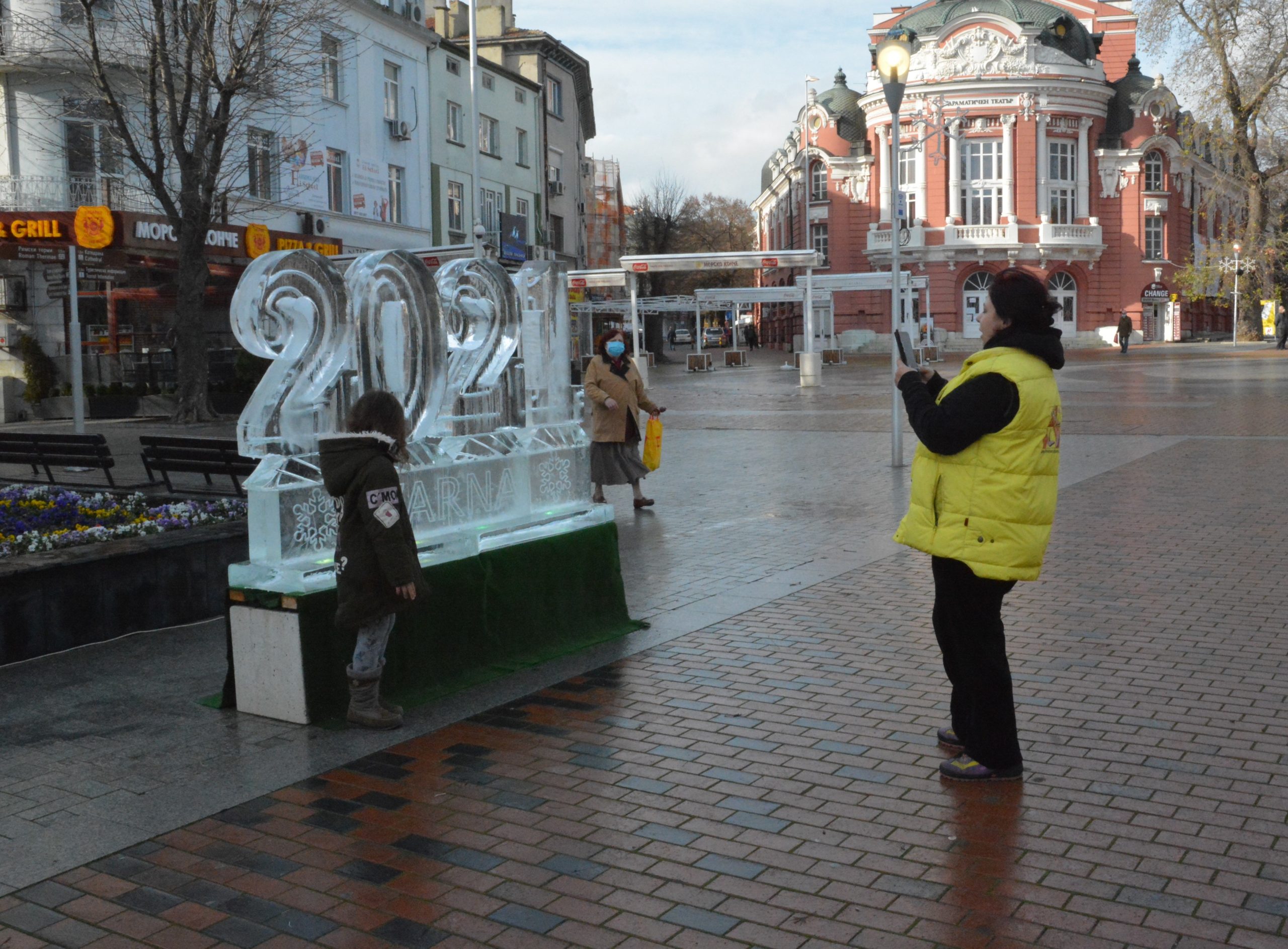 Ледени фигури във Варна