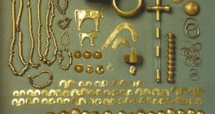 Част от Варненското златно съкровище