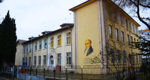 Изрисуваха фасадите на още две варненски училища